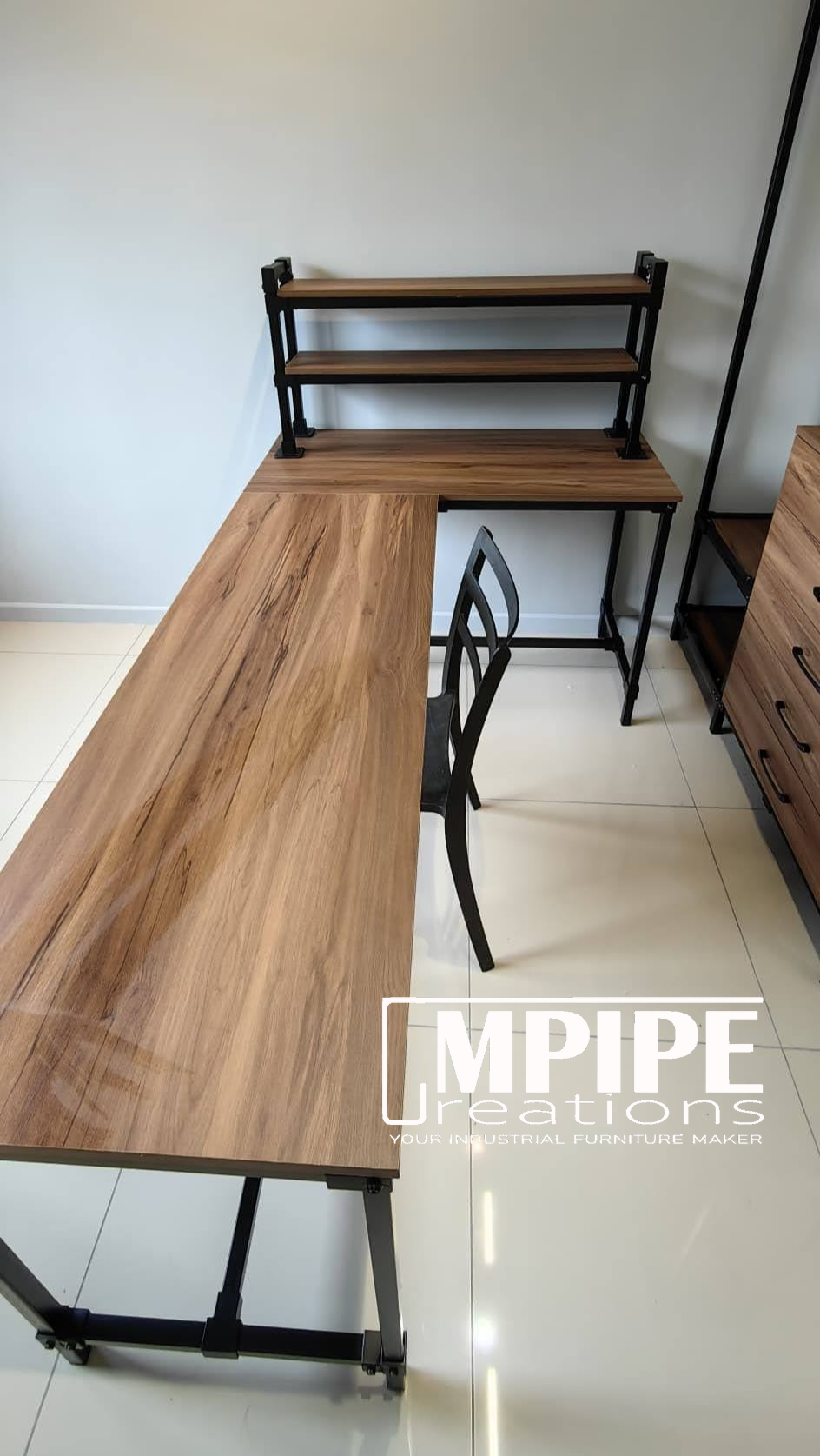 CODE: 2422(CLOTHING RACK) & 1870(TABLE)