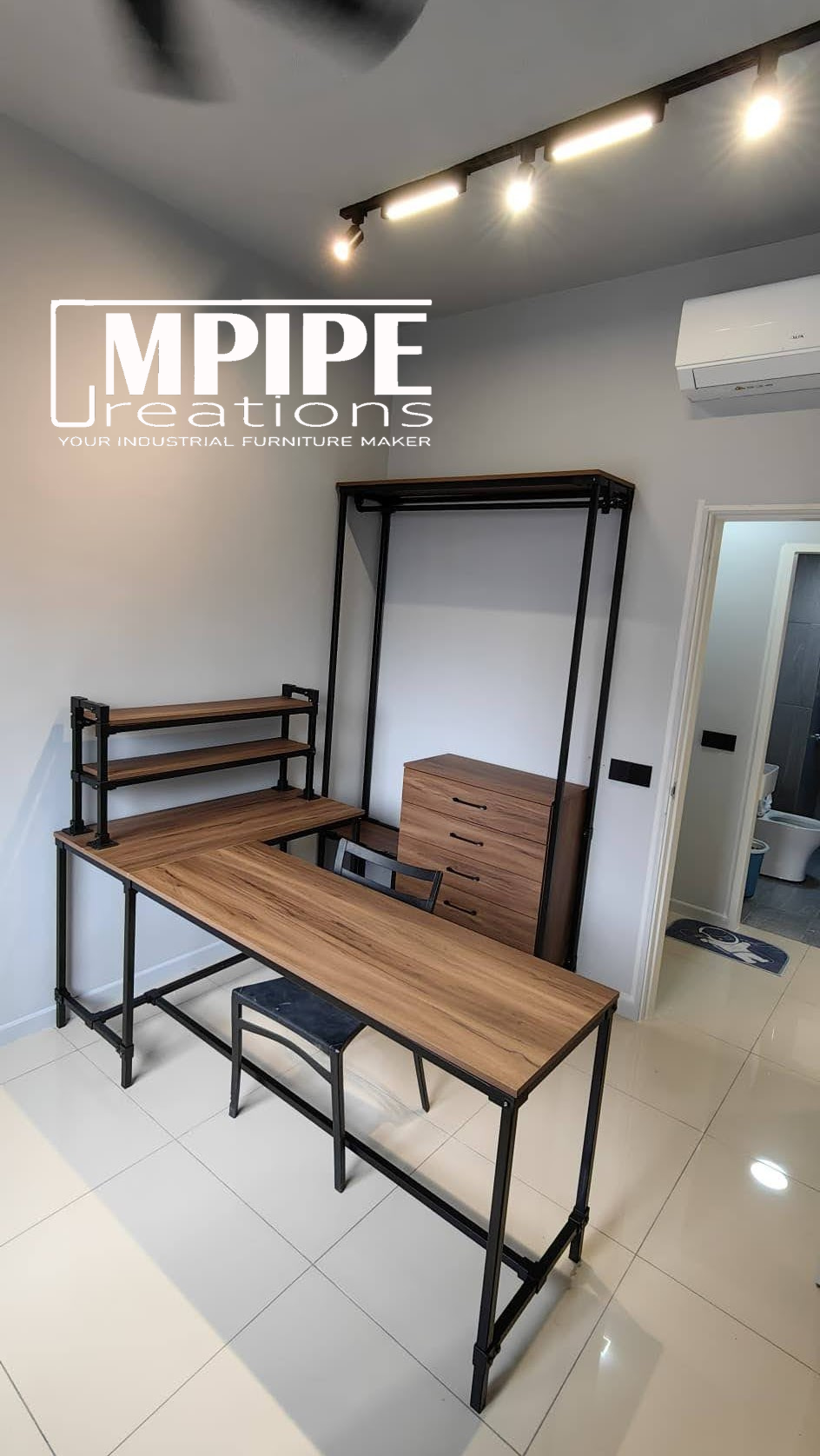 CODE: 2422(CLOTHING RACK) & 1870(TABLE)