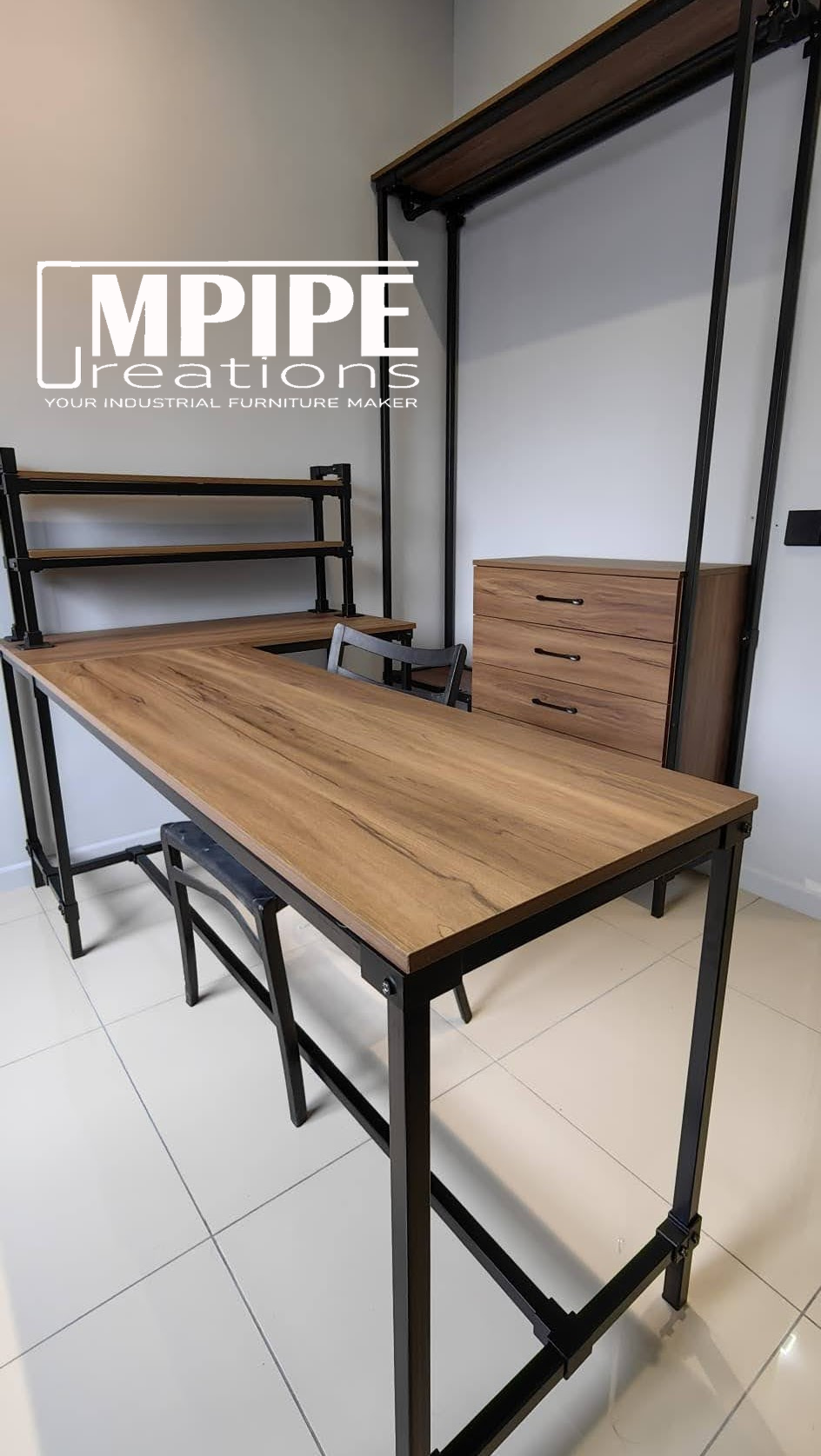 CODE: 2422(CLOTHING RACK) & 1870(TABLE)