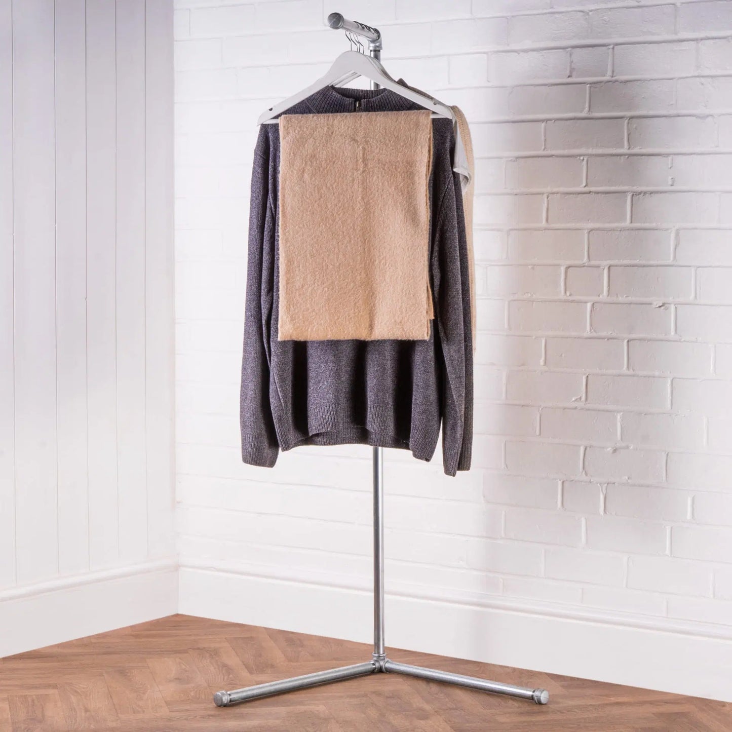 KIT - STANDING COAT HANGER