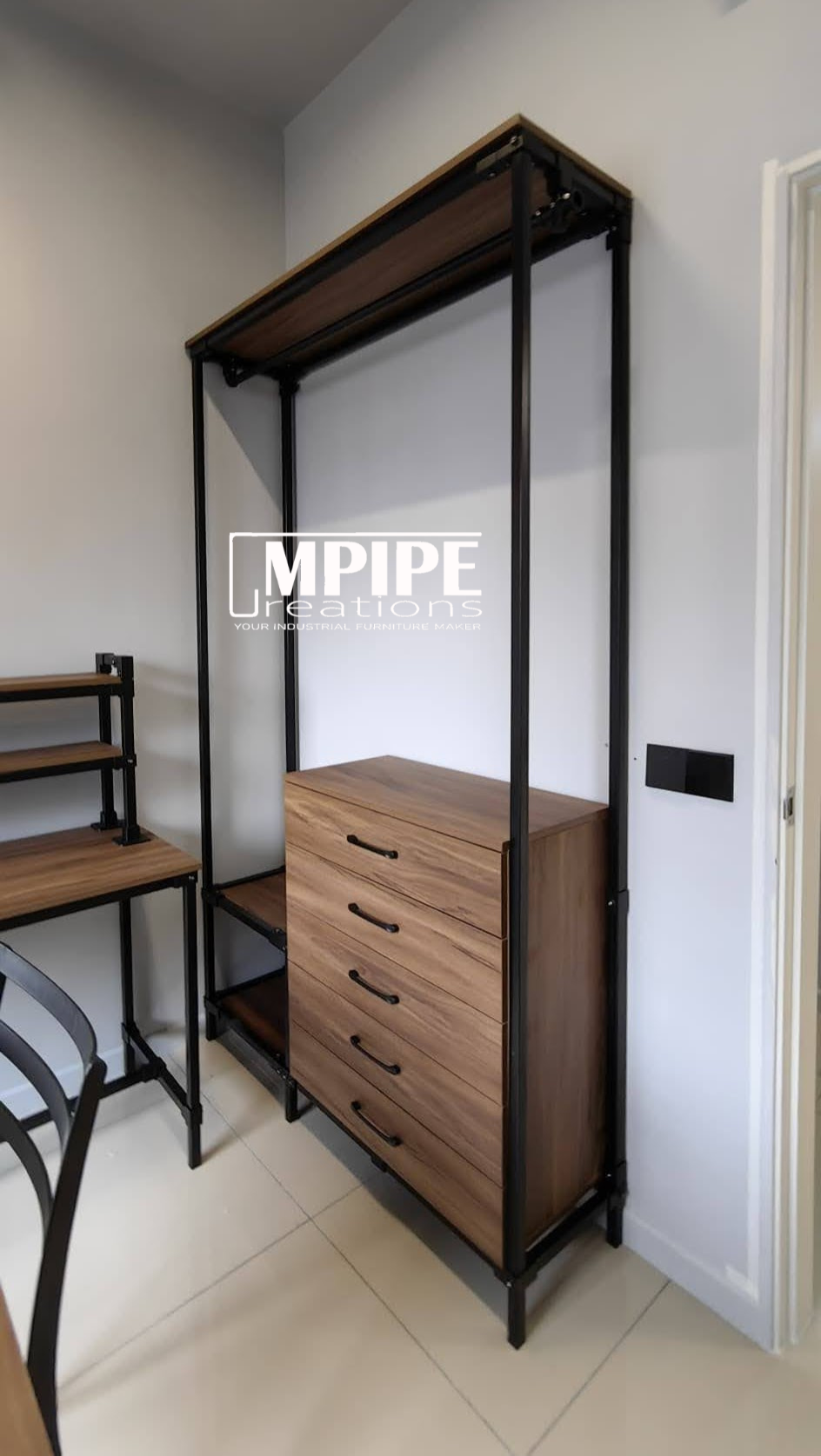 CODE: 2422(CLOTHING RACK) & 1870(TABLE)
